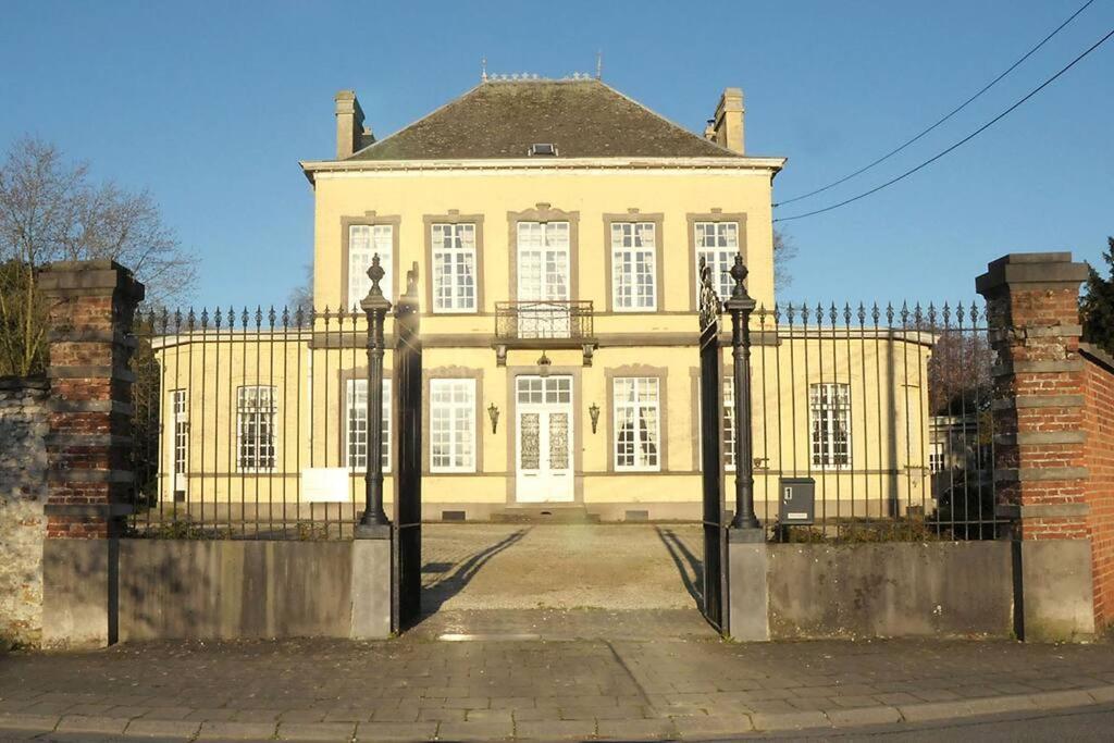 Petit Chateau A La Campagne. Beloeil Extérieur photo